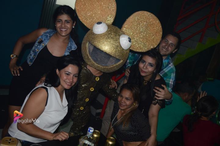 Foto 27 de El Manicomio sábado 27 de junio 2015 en Discoteca El Manicomio Bucaramanga, Bucaramanga