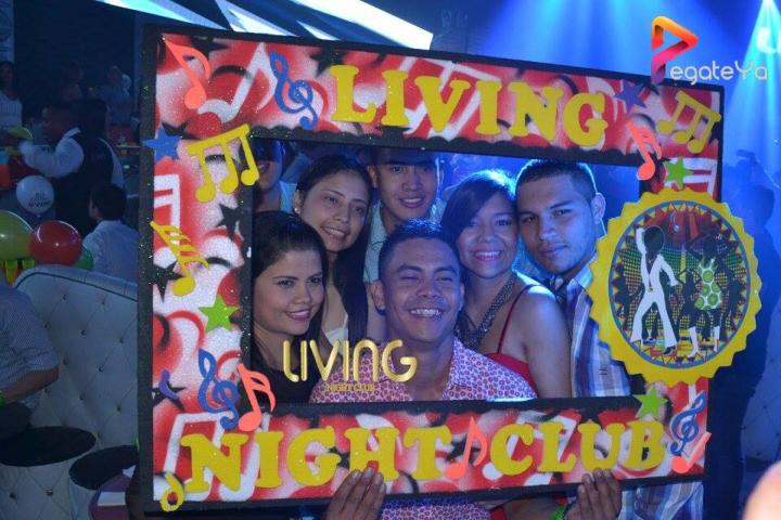 Foto 7 de Living Night Club - 5To fds Abril 2016 en Living Night Club, Cali