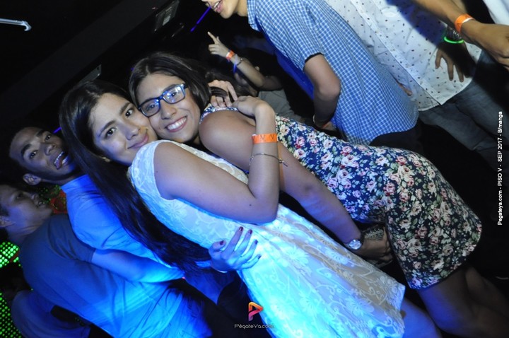 Foto 4 de PISO V - viernes 29 de sep 2017 en Bar Piso V Bucaramanga, Bucaramanga