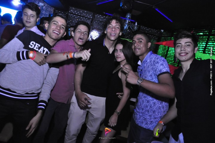 Foto 68 de PISO V - viernes 29 de sep 2017 en Bar Piso V Bucaramanga, Bucaramanga