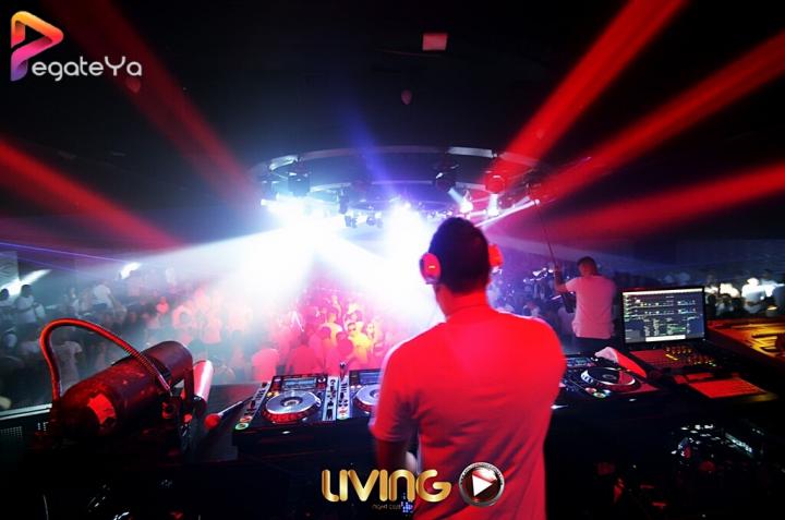 Foto 8 de Living - 3er Fds Agosto 2016 en Living Night Club, Cali