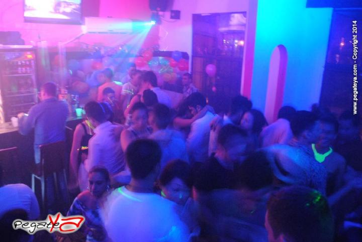 Foto 20 de BAHIA CLUB 5 Y 6 de SEPT 2014 en bahia club, Cartagena