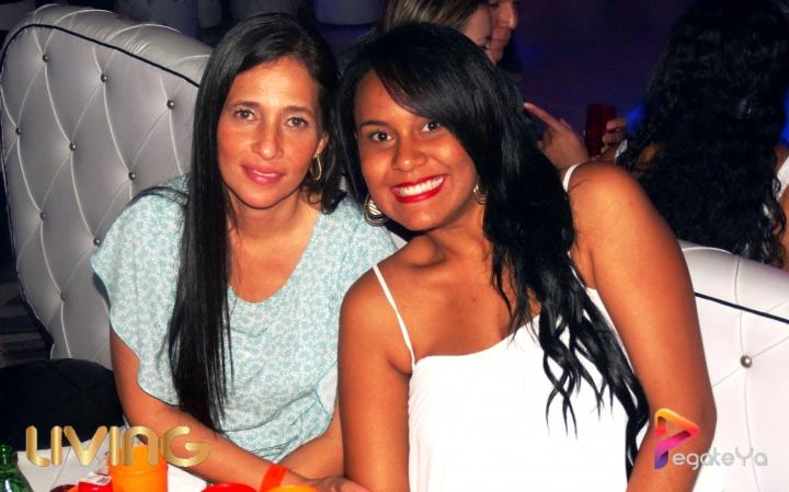 Foto 6 de Living Night Club - marzo 8 Del 2015 en Living Night Club, Cali