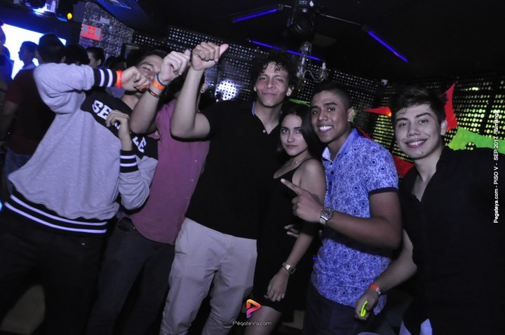Foto 69 de PISO V - viernes 29 de sep 2017 en Bar Piso V Bucaramanga, Bucaramanga