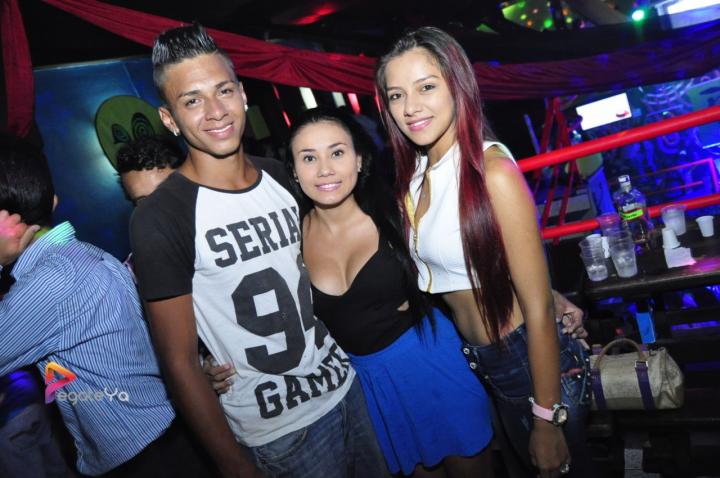 Foto 10 de El Manicomio sábado 25 de abril 2015 en Discoteca El Manicomio Bucaramanga, Bucaramanga