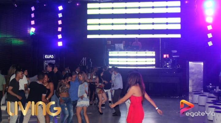 Foto 32 de Living - Enero 17 y 24 del 2015 en Living Night Club, Cali
