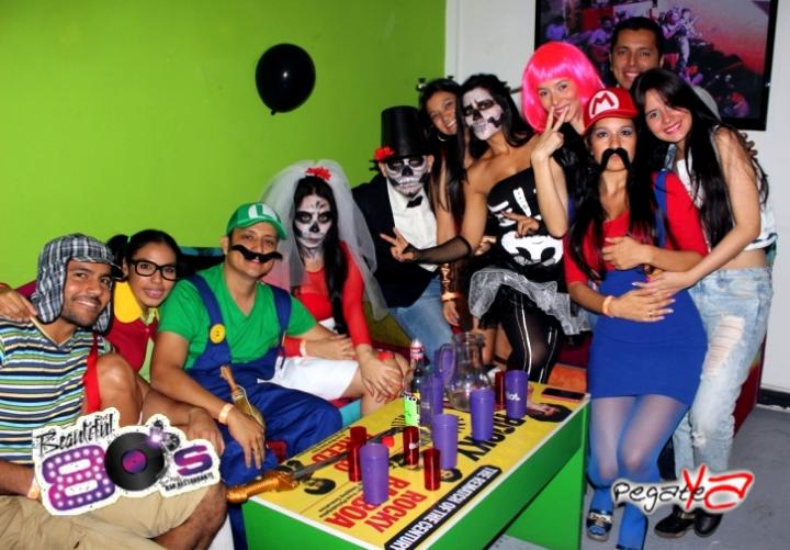Foto 40 de Beautiful 80`s - Halloween 2014 en Beautiful 80`s Cali, Cali