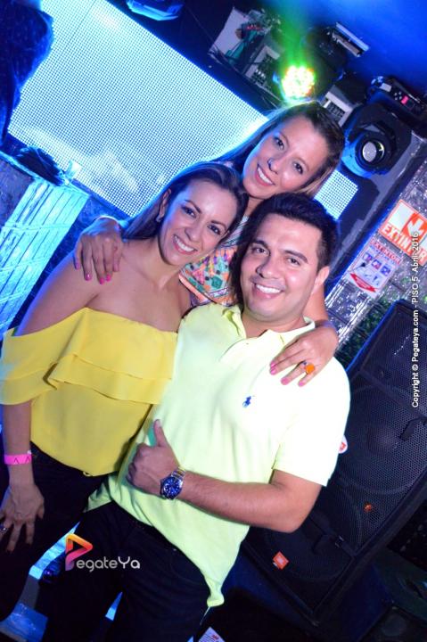 Foto 33 de PISO V - Sabado 2 de abril 2016 en Bar Piso V Bucaramanga, Bucaramanga