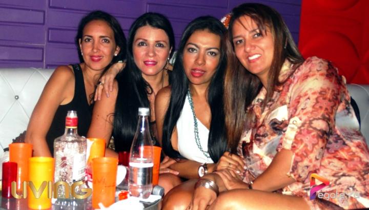 Foto 7 de Living Night Club - marzo 8 Del 2015 en Living Night Club, Cali