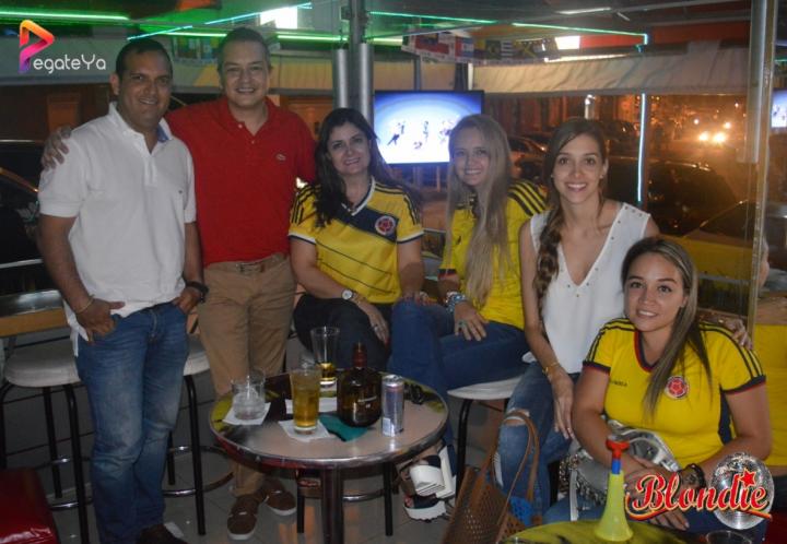 Foto 15 de Blondie - 4to FDS Junio 2015 en Blondie Bar Cali, Cali