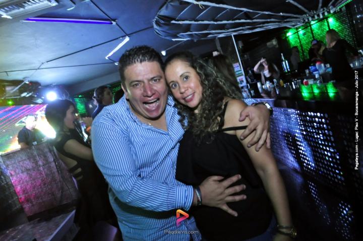 Foto 19 de PISO V - Sabado 22 de julio de 2017 en Bar Piso V Bucaramanga, Bucaramanga