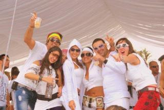Foto 38 de BLACK AND WHITE Colombia en BLACK AND WHITE Colombia