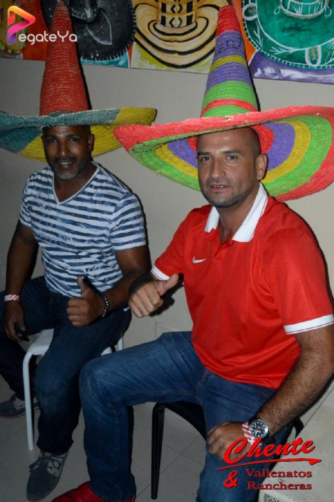 Foto 32 de Chente - Amor & Amistad 2016 en CHENTE Vallenatos y Rancheras, Cali