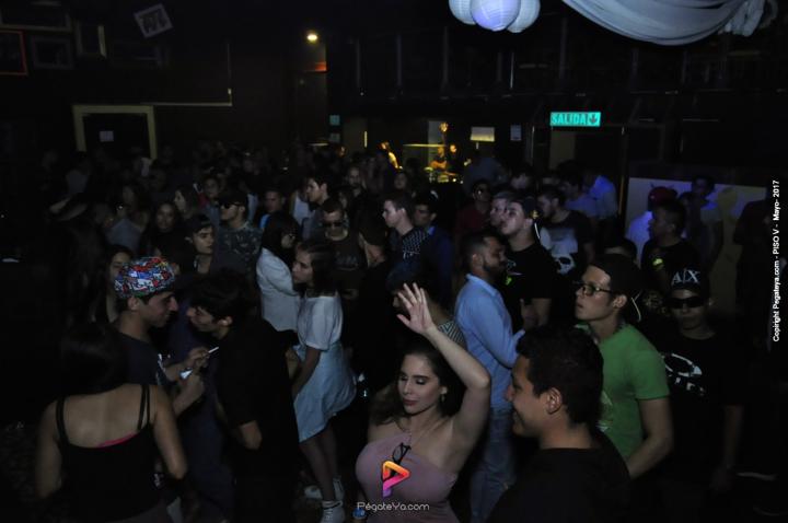 Foto 10 de Piso V - Sábado 6 de mayo de 2017 en Bar Piso V Bucaramanga, Bucaramanga