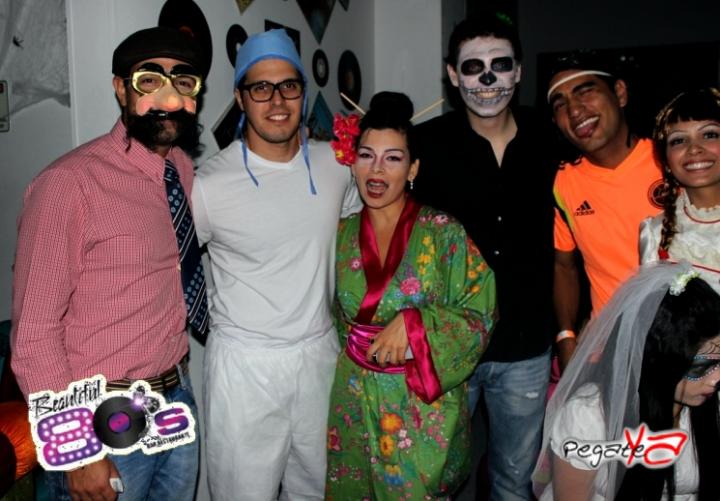 Foto 43 de Beautiful 80`s - Halloween 2014 en Beautiful 80`s Cali, Cali