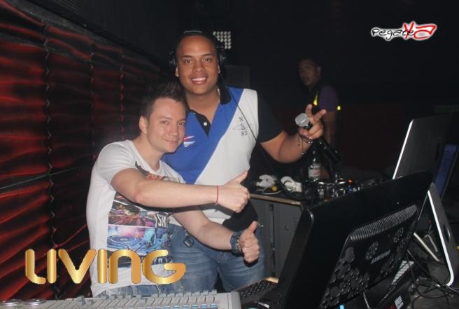 Foto 76 de Living - 4to FDS Nov 2014 en Living Night Club, Cali