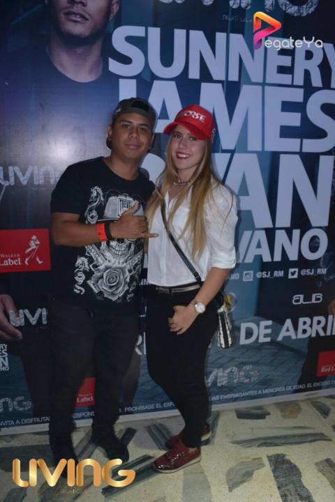 Foto 13 de Living Night Club - 3er fds Abril 2016 en Living Night Club, Cali
