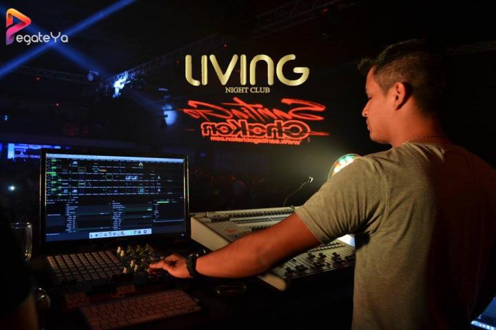 Foto 11 de Living Night Club - 5To fds Abril 2016 en Living Night Club, Cali