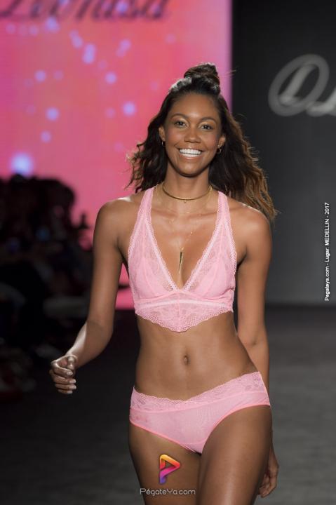 Foto 65 de Fotos Leonisa - Colombiamoda 2017 en Fotos Colombiamoda, Medellín