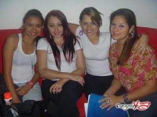 Foto 16 de Marzo 31 del 2012 en Zalez Bar Karaoke Cali, Cali