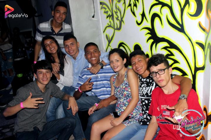 Foto 27 de Midaju - Feria 2015 en Midaju Bar