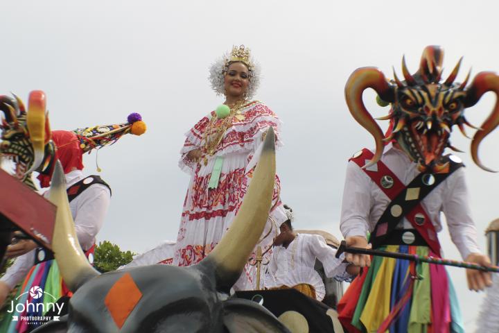 Foto 1 de Desfile de Chitré en Johnny Castillo