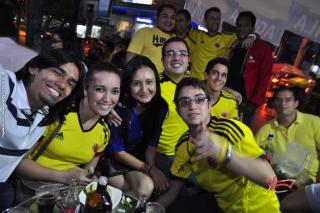 Foto 16 de Partido Colombia vs Ecuador en La Sala Club, Bucaramanga