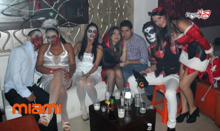 Foto 64 de Miami Bar - Halloween 2014 en Miami Bar Cali, Cali