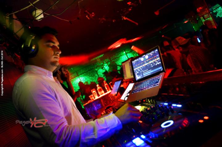 Foto 24 de Bling viernes 31 de octubre de 2014 en Bar Bling Bucaramanga, Bucaramanga