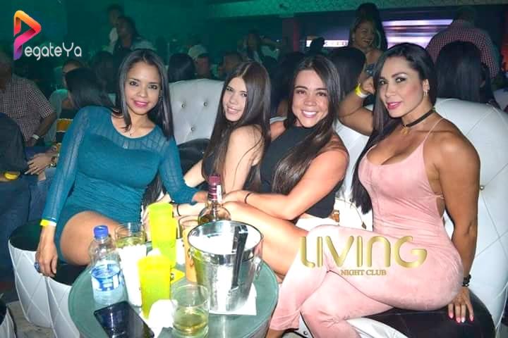 Foto 2 de living Night Club - 4to Agosto 2016 en Living Night Club, Cali