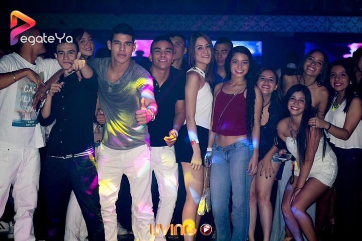 Foto 49 de Living Night Club - 3er fds Junio 2016 en Living Night Club, Cali