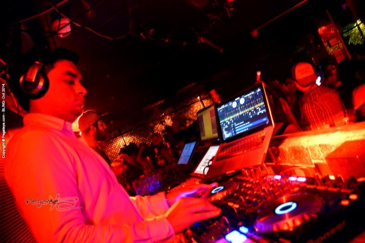 Foto 25 de Bling viernes 31 de octubre de 2014 en Bar Bling Bucaramanga, Bucaramanga
