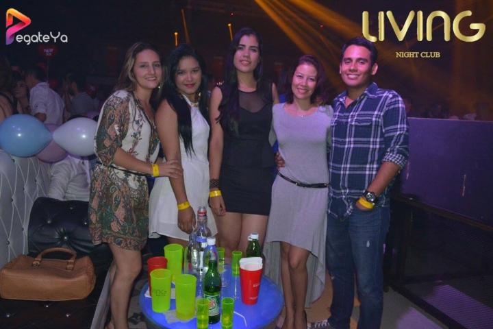Foto 14 de Living Night Club - 5To fds Abril 2016 en Living Night Club, Cali