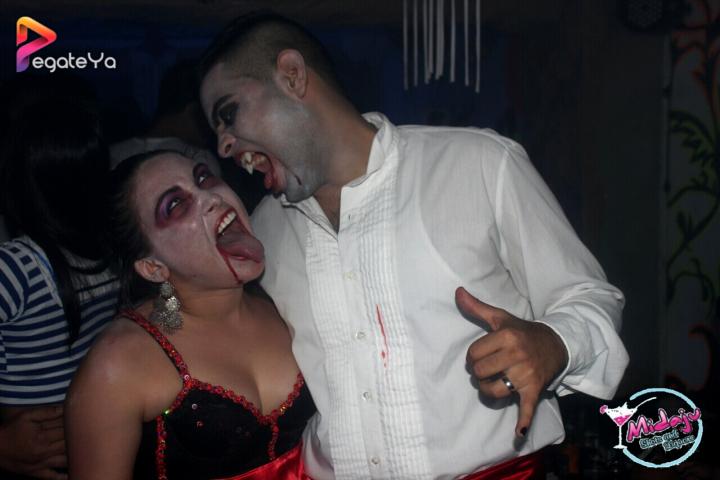 Foto 10 de Midaju - Halloween 2015 en Midaju Bar