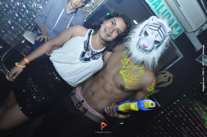 Foto 11 de PISO V - viernes 29 de sep 2017 en Bar Piso V Bucaramanga, Bucaramanga