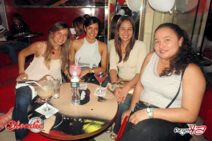 Foto 61 de Blondie - Amor y Amistad en Blondie Bar Cali, Cali