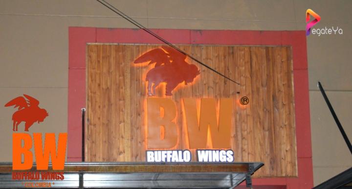 Foto 11 de Bufalo Wings - 3er FDS Junio 2015 en Búfalo Wings - Cali, Cali