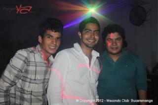 Foto 39 de 20-21 Abril 2012 en Discoteca Macondo Club Bucaramanga, Bucaramanga