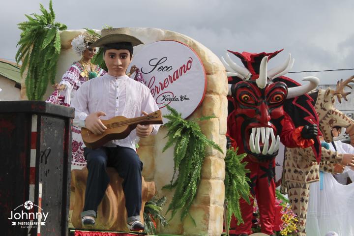 Foto 4 de Desfile de Chitré en Johnny Castillo