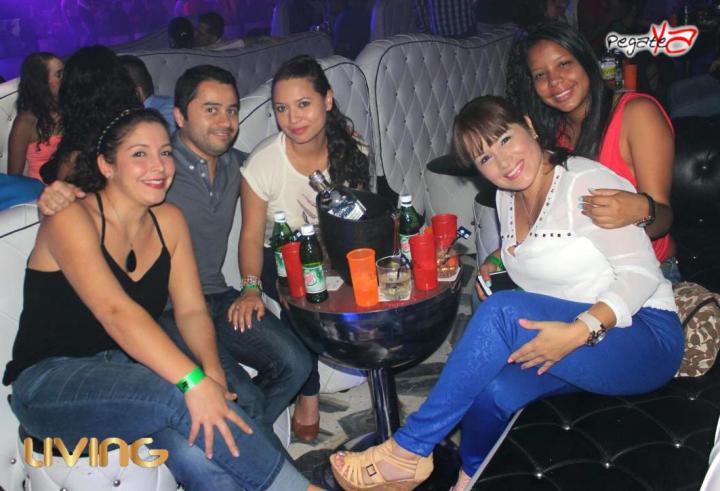 Foto 38 de Living Night Club - Sep 27 en Living Night Club, Cali