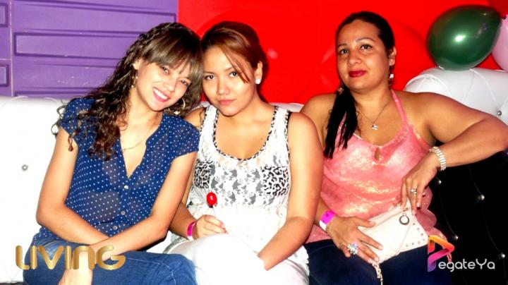 Foto 14 de Living Night Club - marzo 8 Del 2015 en Living Night Club, Cali