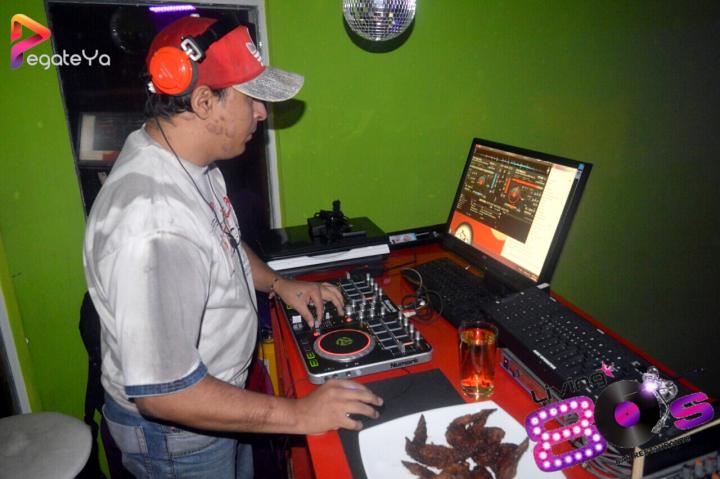Foto 2 de living 80 - 1er Mayo 2016 en Living Ochentas Cali, Cali