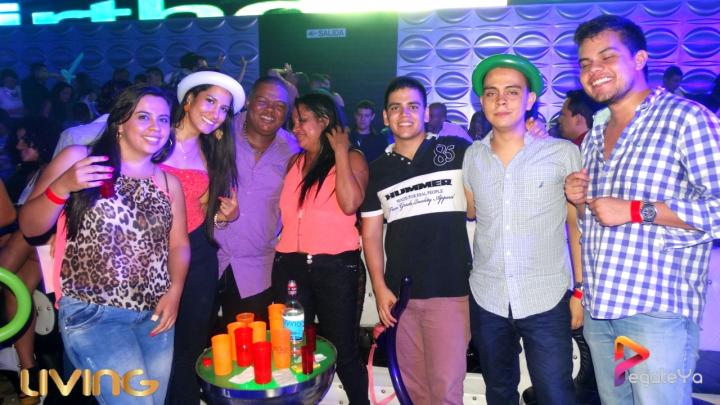 Foto 28 de Living - Abril 25 del 2015 en Living Night Club, Cali