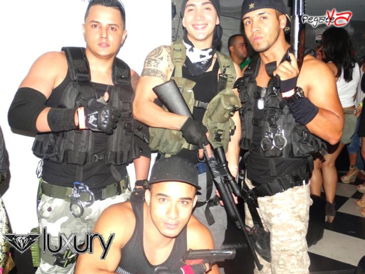 Foto 27 de Luxury - Halloween 2014 en Discoteca Luxury Medellin, Medellín