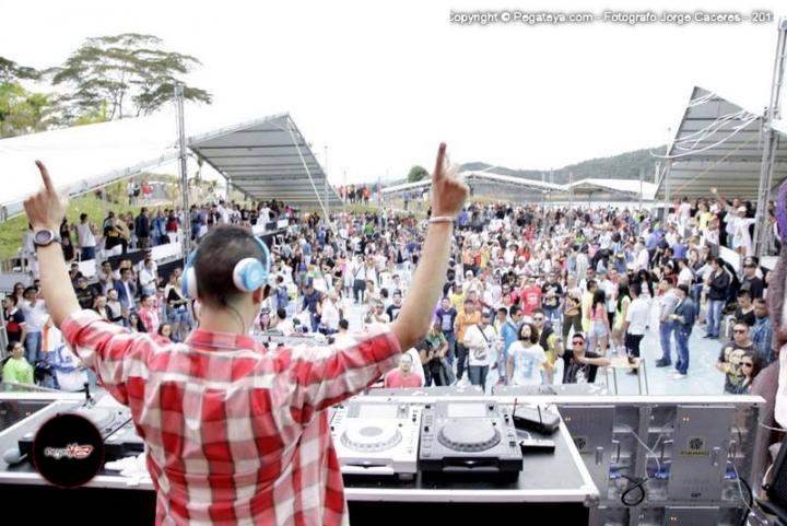 Foto 84 de TOMORROWLAKE Lago Calima en Fiestas Colombia, Medellín