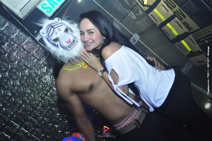 Foto 14 de PISO V - viernes 29 de sep 2017 en Bar Piso V Bucaramanga, Bucaramanga