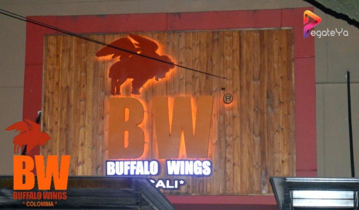 Foto 1 de Bufalo Wings - 4to FDS Junio 2015 en Búfalo Wings - Cali, Cali
