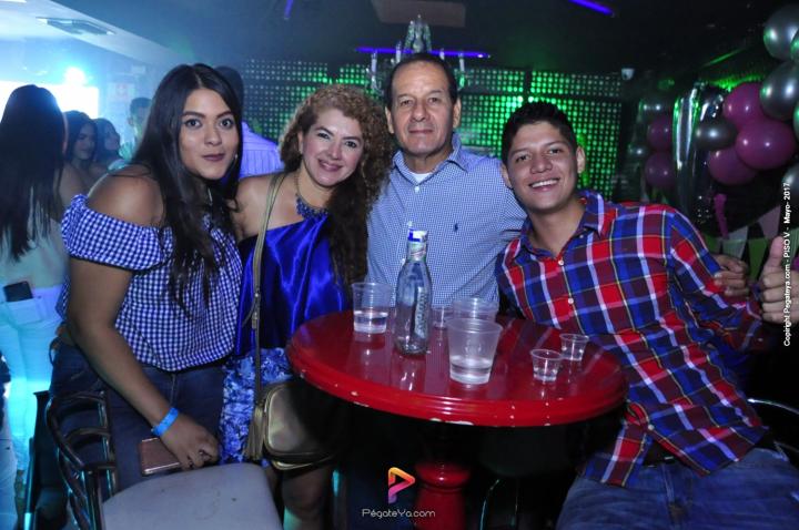 Foto 17 de Piso V - Sábado 6 de mayo de 2017 en Bar Piso V Bucaramanga, Bucaramanga