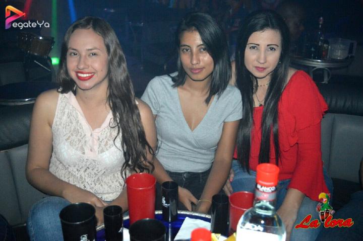 Foto 10 de La Lora - 3er Fds Abril 2017 en La Lora Bar, Cali