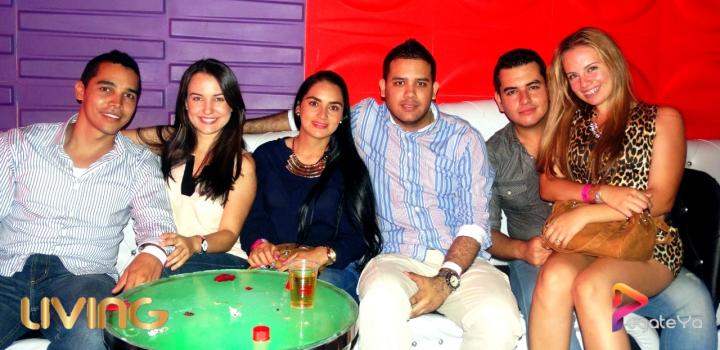 Foto 16 de Living Night Club - marzo 8 Del 2015 en Living Night Club, Cali